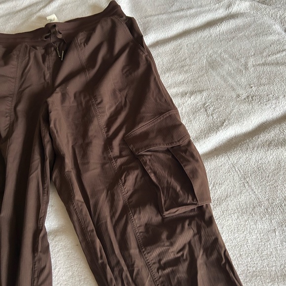 Lululemon Dance studio relaxed fit mid rise cargo jogger - Picture 1 of 4